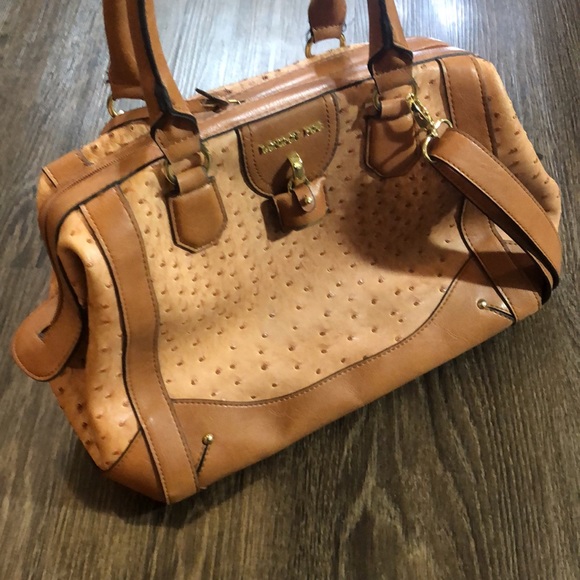 Authentic London Fog Ostrich Lark Satchel - Picture 4 of 16